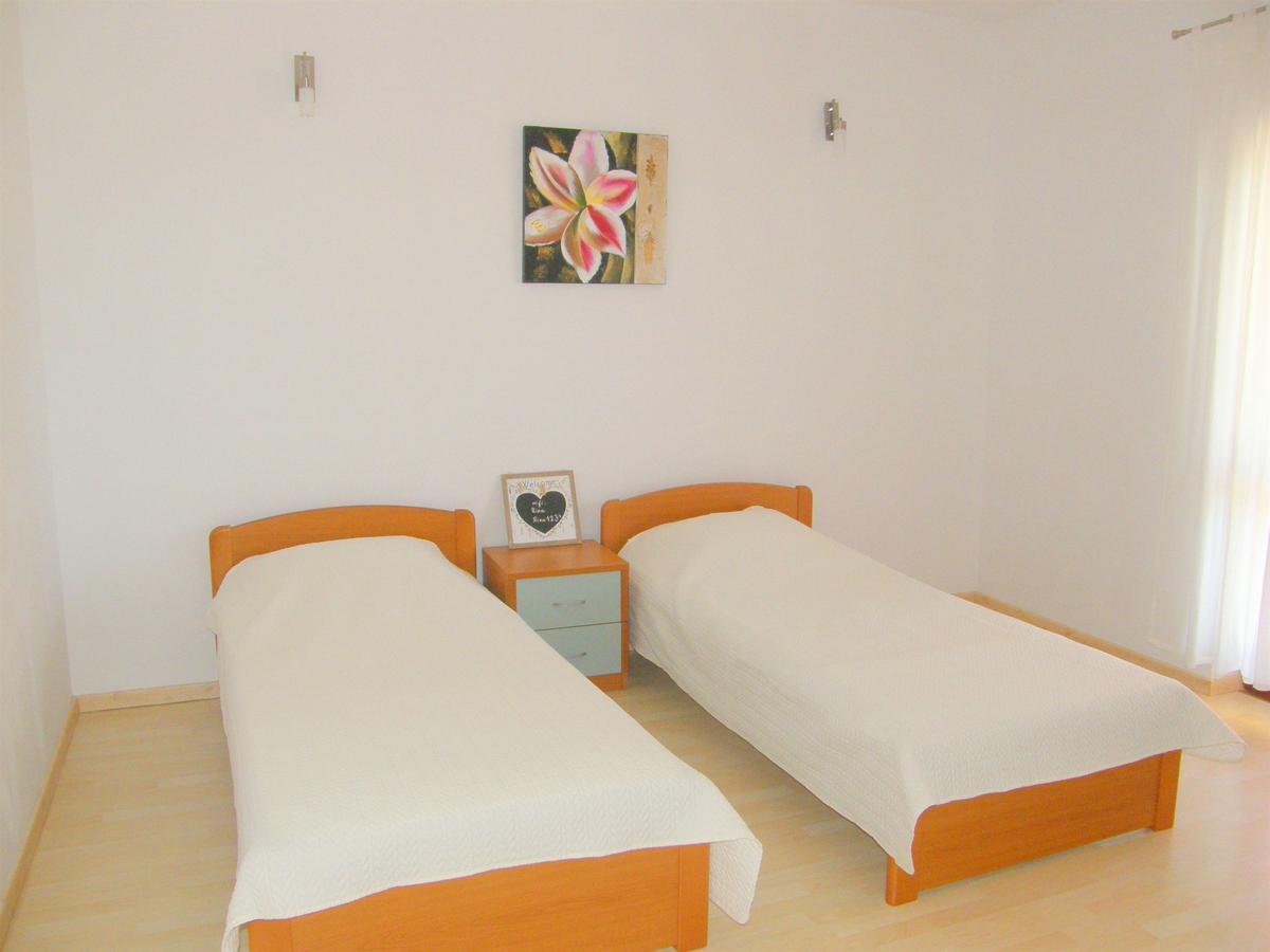 Apartments Rina Primošten Exterior foto